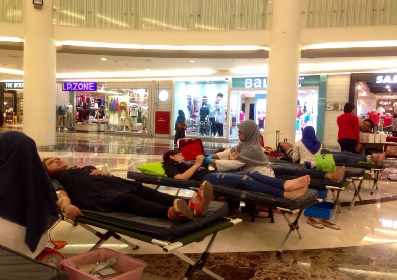 Kegiatan Donor Darah pada Event Festival Jakarta Great Sale - 17